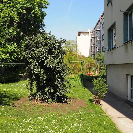 Stylish Near Jezerka Park דירה